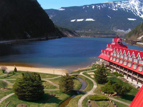 Gold Mountain Getaway